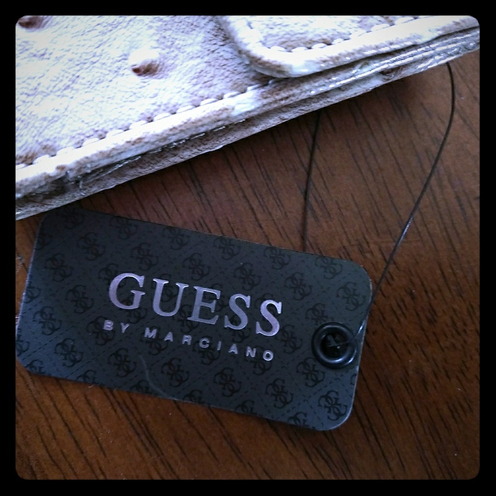 Guess wallet. NWT.